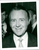 1970 - JOHN MILIS ALTO MILLS SIR TEL AGENCY LTD, LONDON, FILM - Vintage Photograph