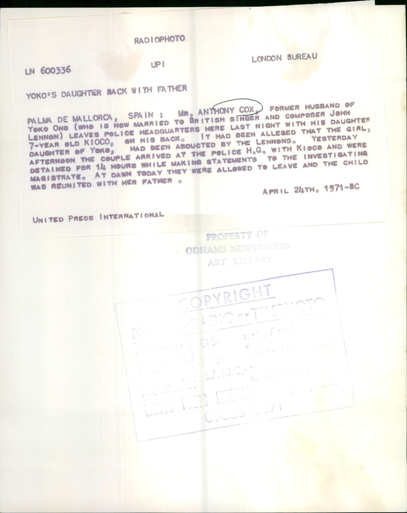 1971 - COX ANTHONY FILM DIRECTIE LONDON BUREAU RADIOPHOTO LENNON JOHN, SINGER - Vintage Photograph