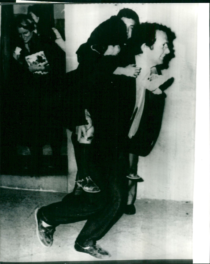 1971 - COX ANTHONY FILM DIRECTIE LONDON BUREAU RADIOPHOTO LENNON JOHN, SINGER - Vintage Photograph