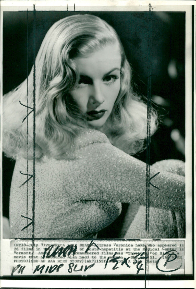 1913 - FOLDER RECEIVED DEAD, MOVIE, FILM - Vintage Photograph