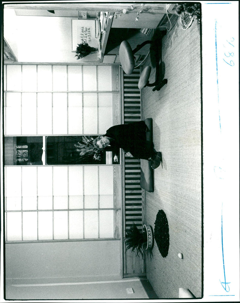 DONAHUE WALTER FILMS - LONDON - Vintage Photograph