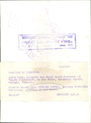 PICTURE SHOWS MRS MICHAEL POWELL WEARING DOVE LIKE FILM PRODUCER - QAVWGNT - Vintage Photograph