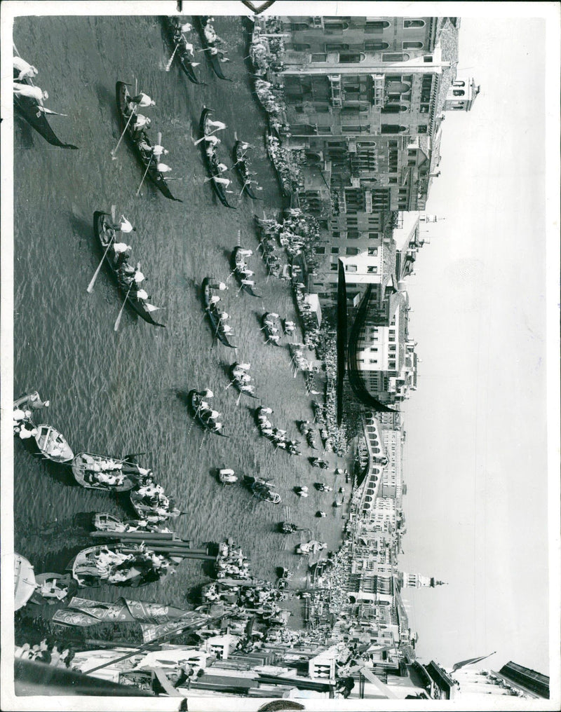 1950 - DEER COS, FILM, ITALY, LONDON - Vintage Photograph