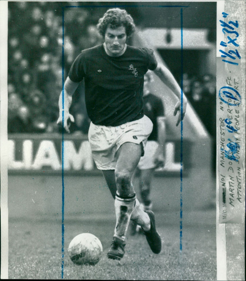 DASON MARTIN FOOTBALLETE BEDING BLEYTE EVERTON - FOLDER PUBLISHED MANCHESTER - Vintage Photograph