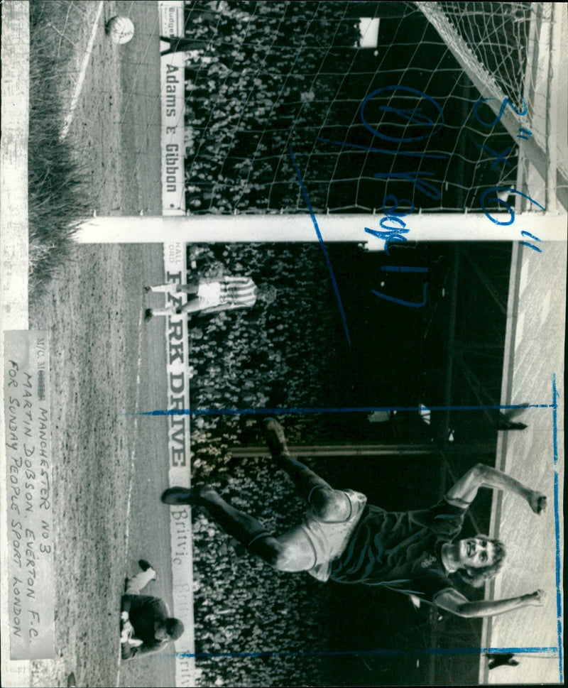 1974 - MARTIN BLADEY DASON BERSY C FOOTBALLET EVERTON IPC DIVISIONI NEWSPAPERS - Vintage Photograph