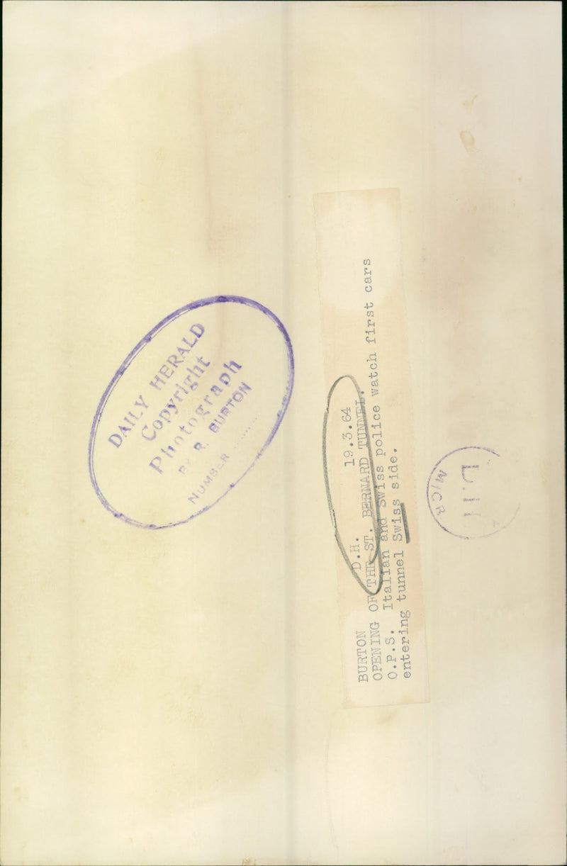 S BRRINPRO P TUNNEL - DAILY COPYRIGHT HERALD PROTOGRAPH VAN BERNARD 0, POLICE - Vintage Photograph