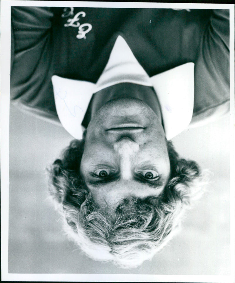DASON MARTIN FOOTBALLETE BEDING BLEYTE EVERTON - EVSPAPERS DIVISIONAL COPYRIGHT - Vintage Photograph