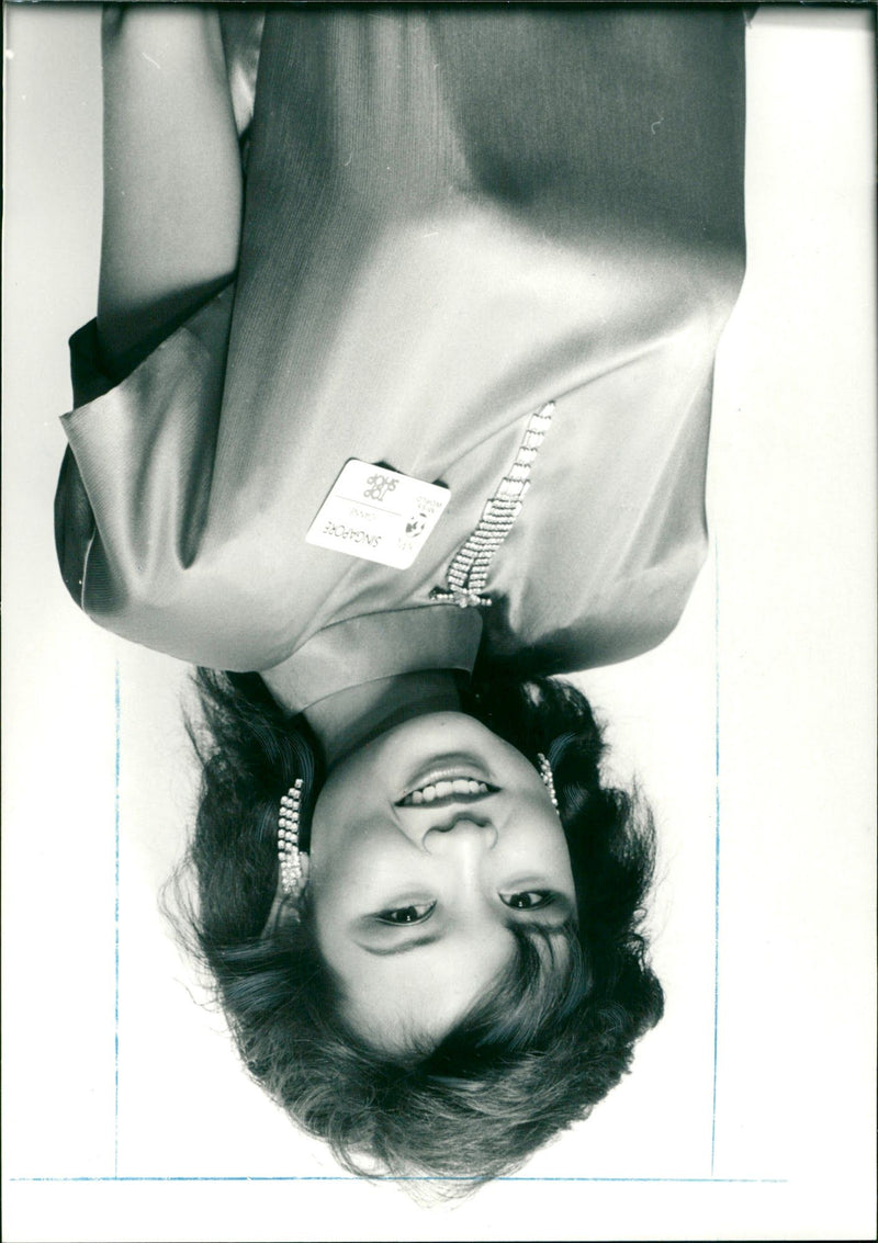 1985 - BEAUTY MISS WORLD CONTEST JOANNE SIRSALON - Vintage Photograph