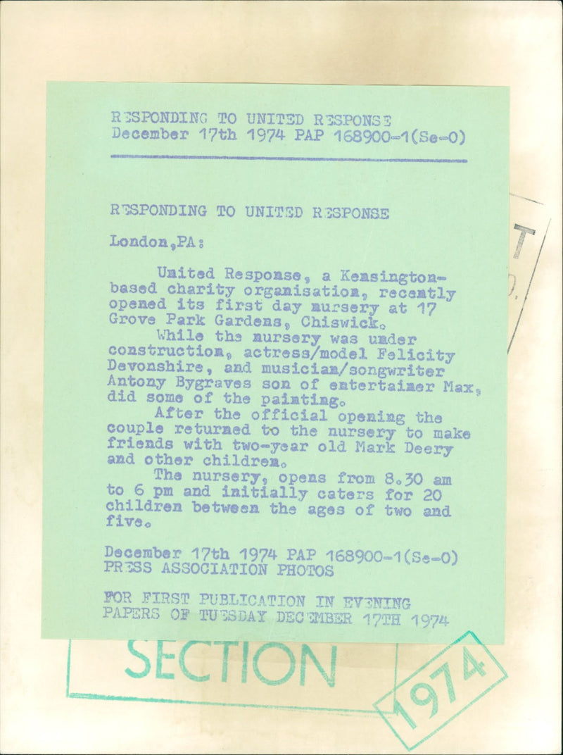 1974 - DEVONSHIRE FELICITY MODEL UNITED RESPONSE RESPONDING, LONDON, ACTRESS - Vintage Photograph