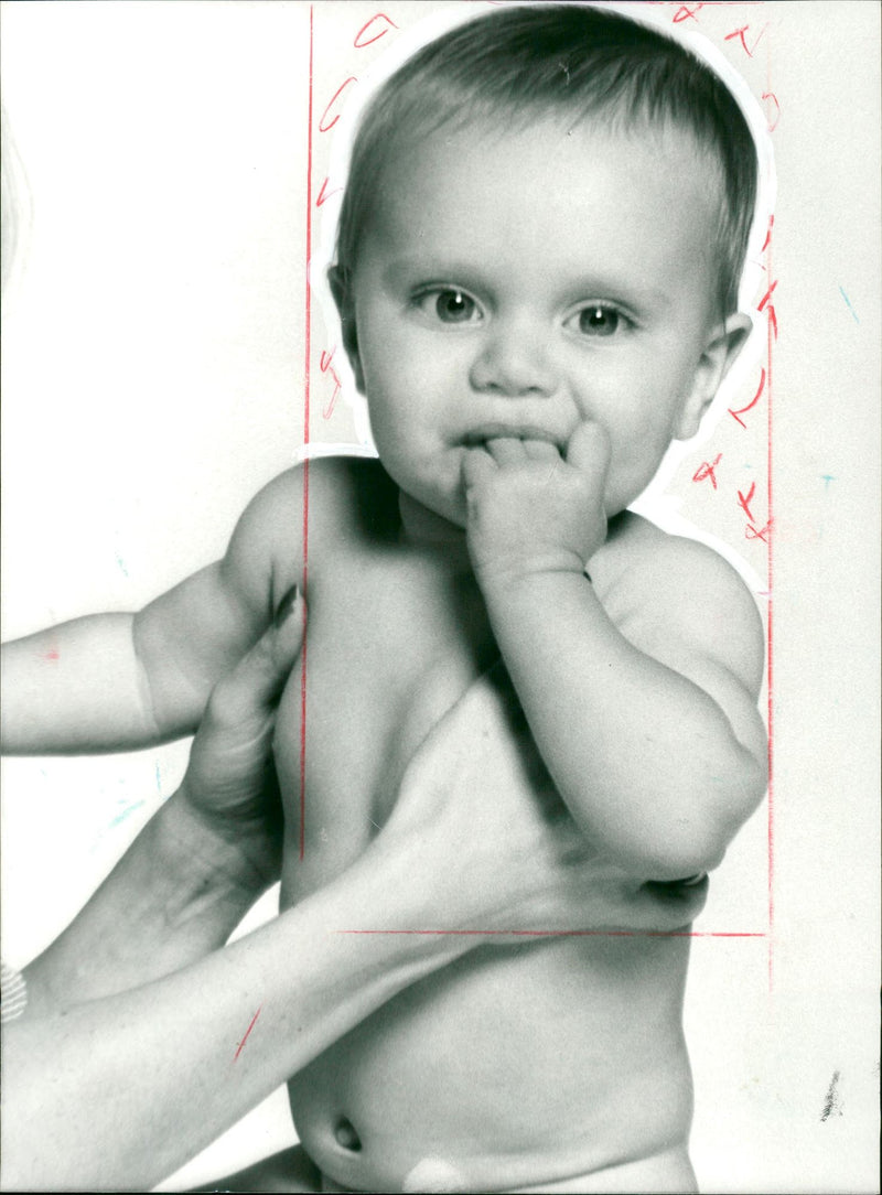 DEVONSHIRE FELICITY MODEL - THOMAS SON BOUNCING - Vintage Photograph