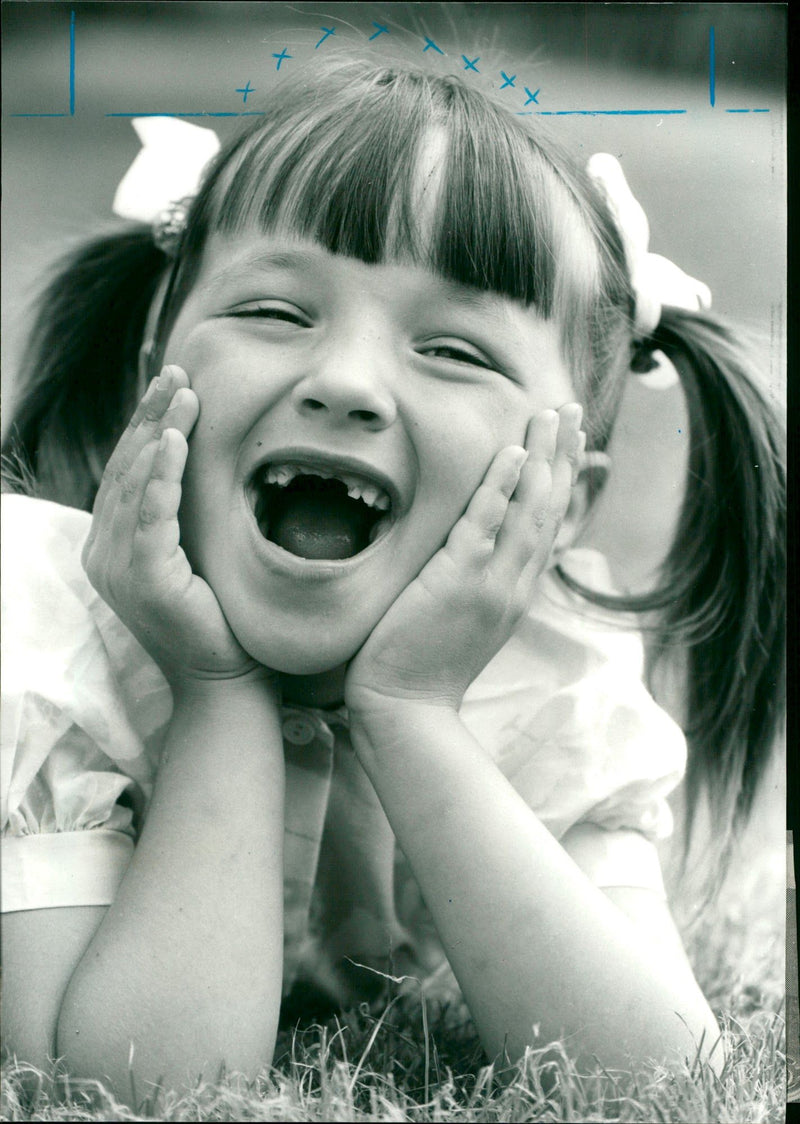 1987 - CHKO WIL NOSSONO WIDTH ISS EDN PAGE KIM, MODEL, TAKEN, DE - Vintage Photograph