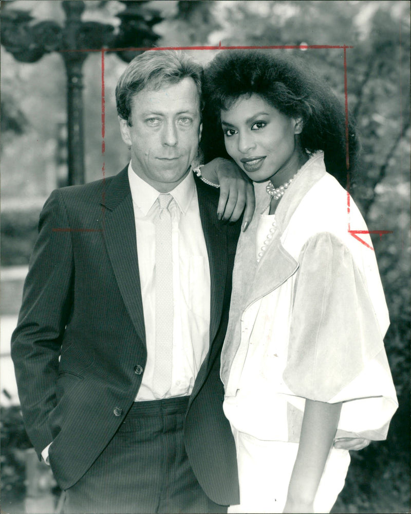 1986 - RADIO T V PROG CA CL AND GIRL MAN MISTER JACK STEVE BISLEY, LONDON, FILM - Vintage Photograph