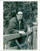 1985 - AX HASTINGS CENTRAL FRANCIS GERARD, BRITISH, FILM - Vintage Photograph