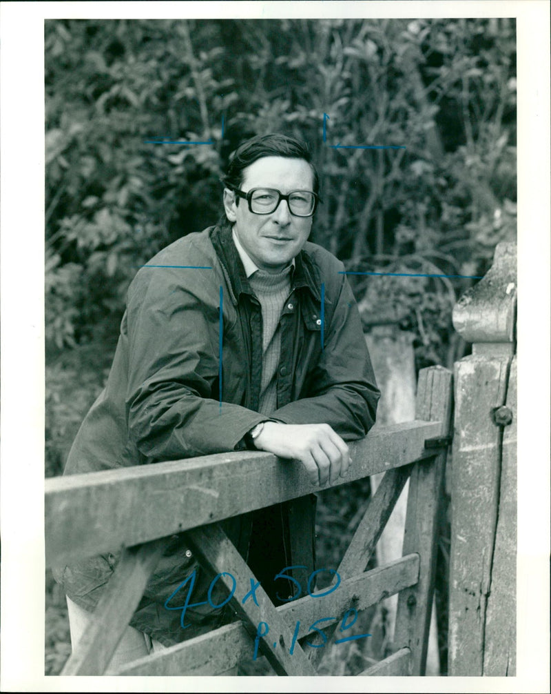 1985 - AX HASTINGS CENTRAL FRANCIS GERARD, BRITISH, FILM - Vintage Photograph