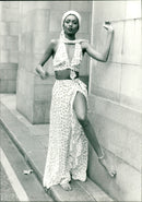 BILL MODEL HAZEL WIFE - Vintage Photograph