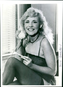 1916 - GOODIN SON JULIE KISSAGRAM GIRL RECENT JULLE JONES ALI ALAN, MODEL - Vintage Photograph