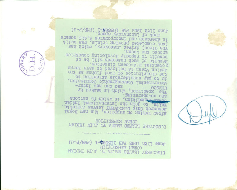 1963 - IMANTH TOWNS VILNITH MALEA DISCOVERY LEAVES, ROYAL, EXPEDITION, SHIP - Vintage Photograph