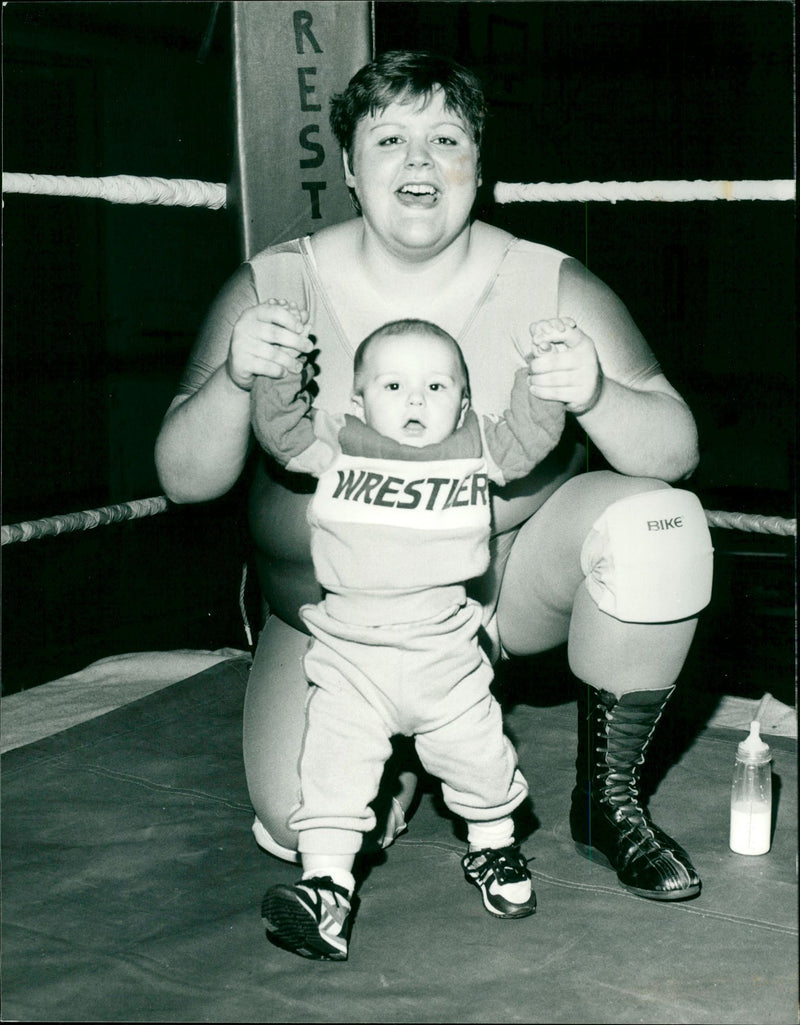 LAURIE MANSBRIDGE KATE - Vintage Photograph