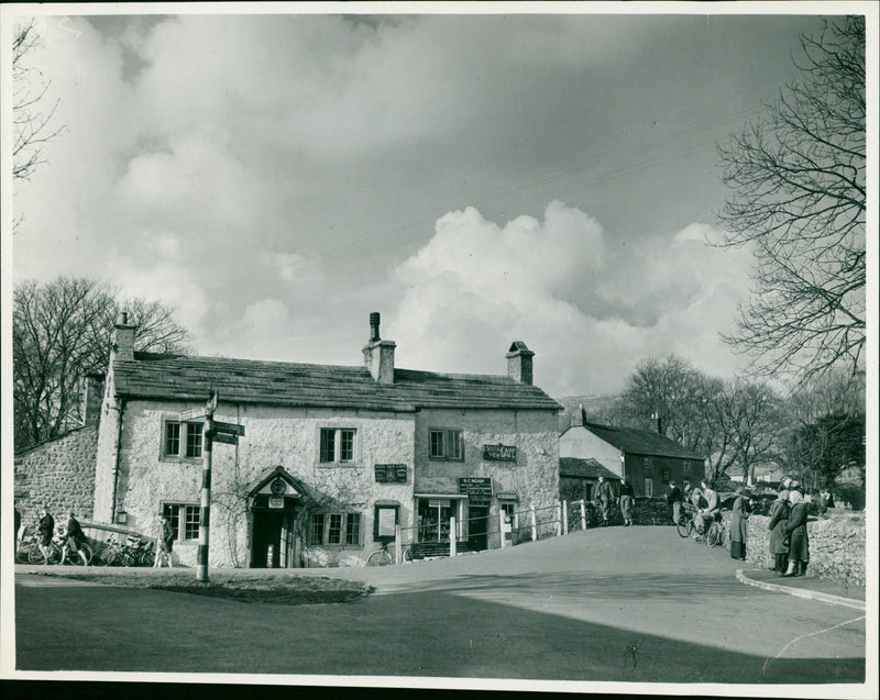 MALHAM - LICKLIN DAVIS BETTE, JONES, ARRIVE, FILM - Vintage Photograph