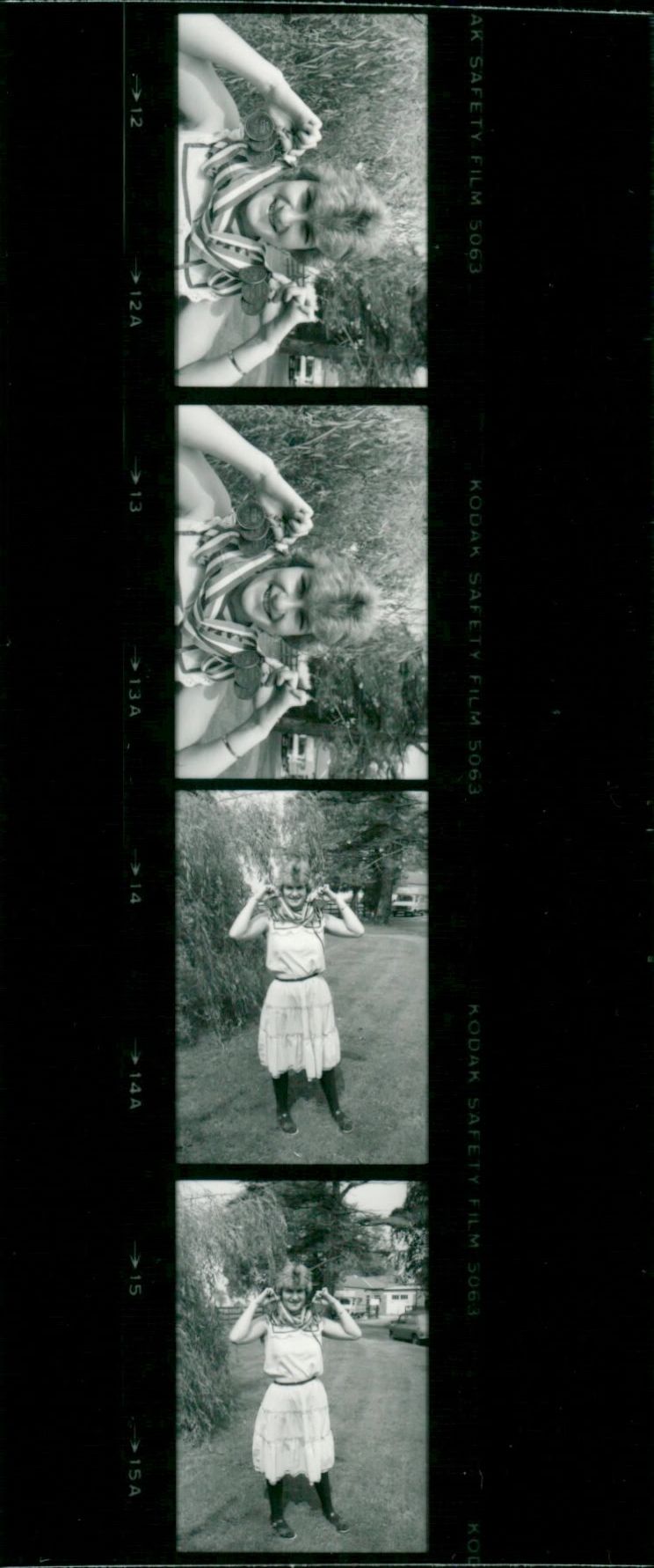 REB LONDON SUMMER SONNE SUSAN LEVITT PEOPLE - FILM - Vintage Photograph