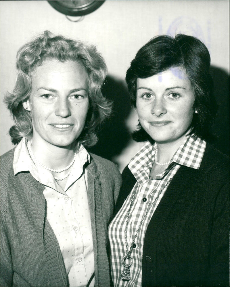 1983 - YRNU A HANN WOLKNU DEEP THE BUXTON CINDY, BRITISH, ROYAL, FILM - Vintage Photograph