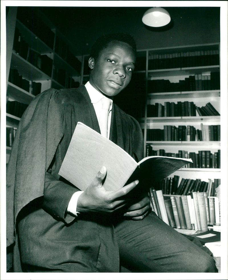 1971 - HOTEDI RONALD KABAKA OF BUSADA HUREDI THE, LONDON, PRESS - Vintage Photograph