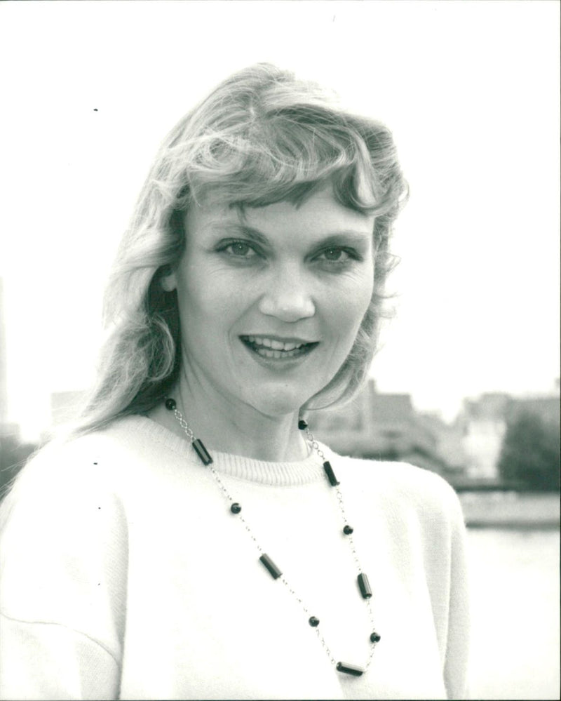 IRVINE LUCY WRITER - DON AMANDA, LONDON, FILM, ACTRESS - Vintage Photograph