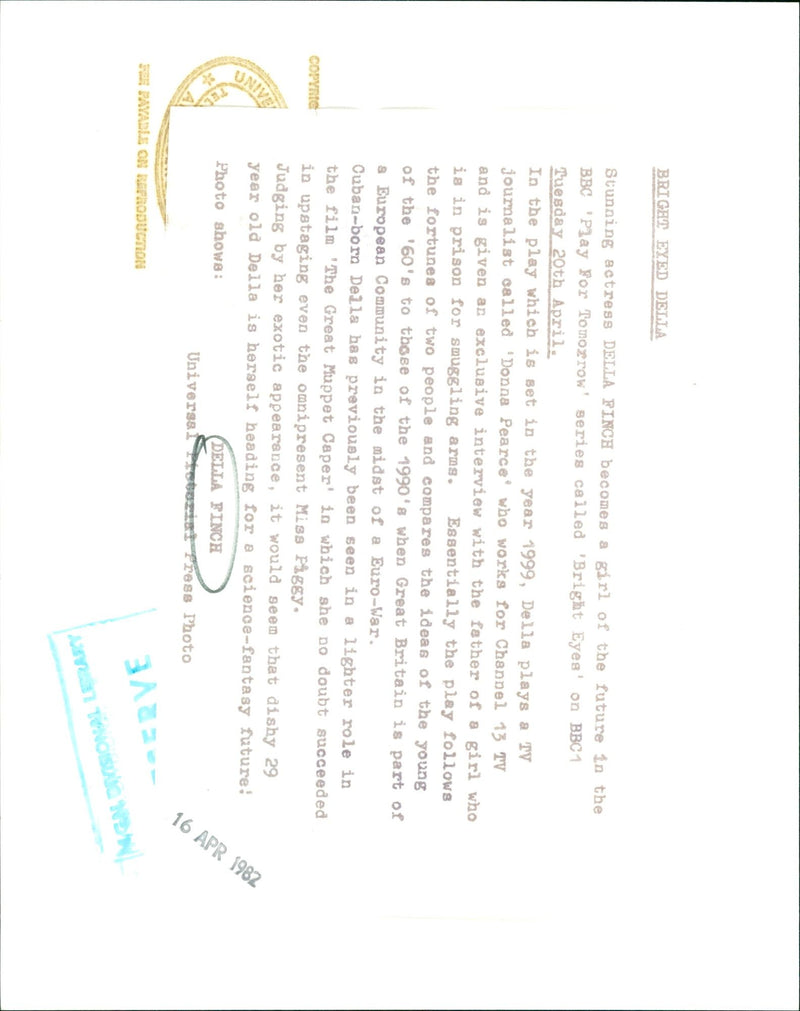 1982 - FINCH DELLA MODEL EYED STUNNING DEILA BRIGHT, FILM, WAR, ACTRESS - Vintage Photograph