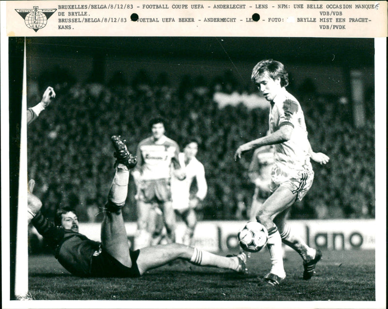 BRUGES FOOTBALL FCBRUGES STANDARD DUEL POUR BALLON ENTRE POEL LEMANS - Vintage Photograph