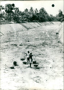 1972 FAUTE PAYSANS MEME REFUGEES LES SOUFFRENT AVIDE GRENY SOIF ROYAL CONCERT - Vintage Photograph