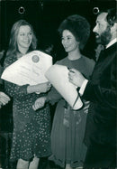 1992 MERCREDI YEMINA SAPHO MESSAGE LES ALBERT FILM MARIE PRINCE ROLE - Vintage Photograph