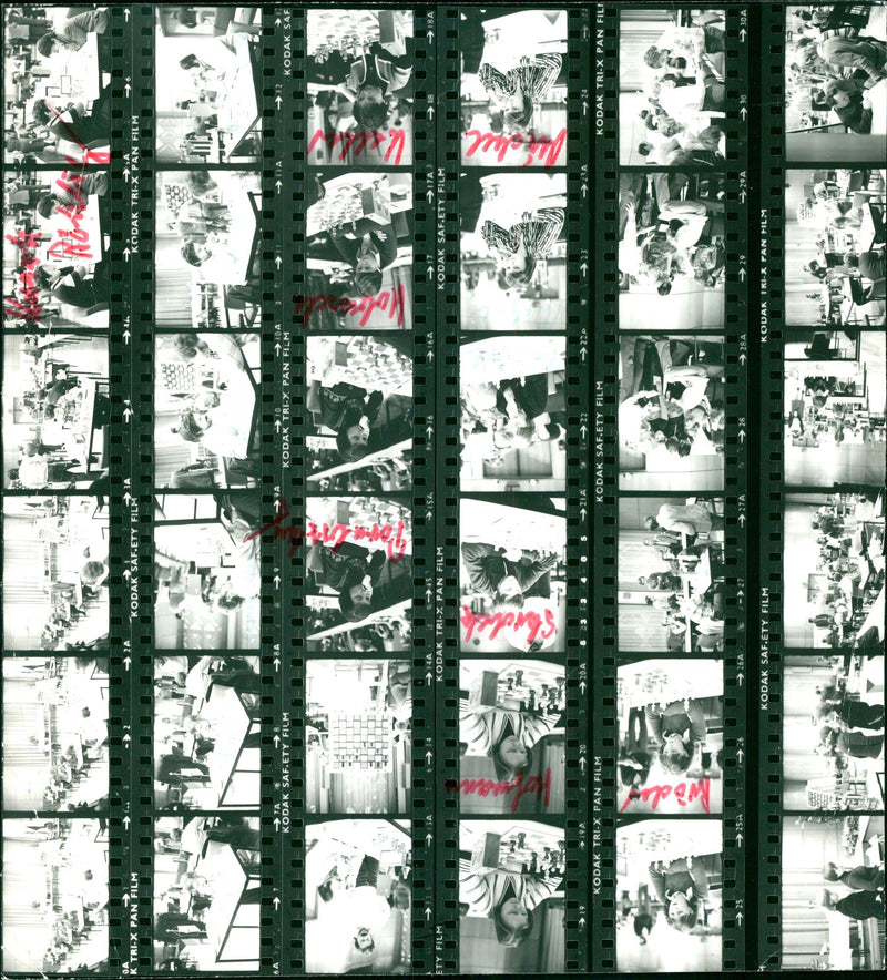 1973 DRUCKKOMBE INT CHESS TOURNAMENT HALLE USCHE SALUTEE FILM - Vintage Photograph