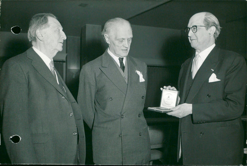 MERCREDI MAISON MOULAERT JONGEN MICHEL MUSICALE ACRES PRESS PRESIDENT - Vintage Photograph