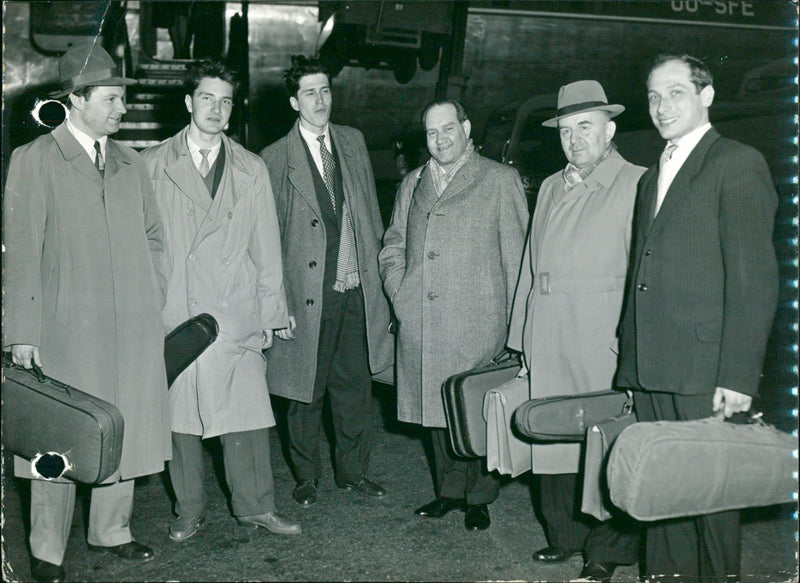 1959 ELISABES RUSSIAS ELISABETH PARTIAL PROCHAIN MUSICIANS VOICI ARR DAVID - Vintage Photograph