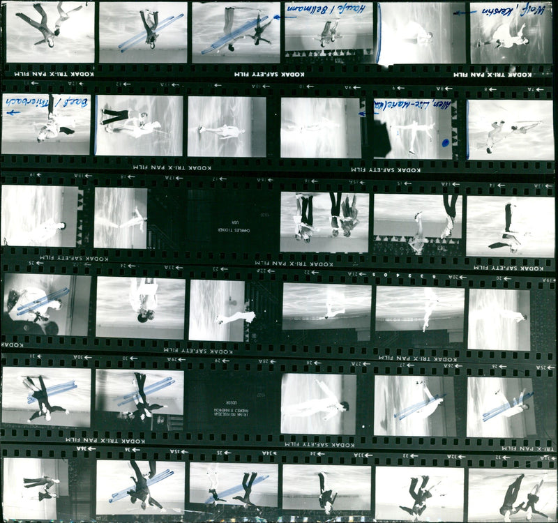 SCHAULAUTEN DRESOLEN ISU RUNS CHRISTOPA OBEC CHARLES FILM - Vintage Photograph