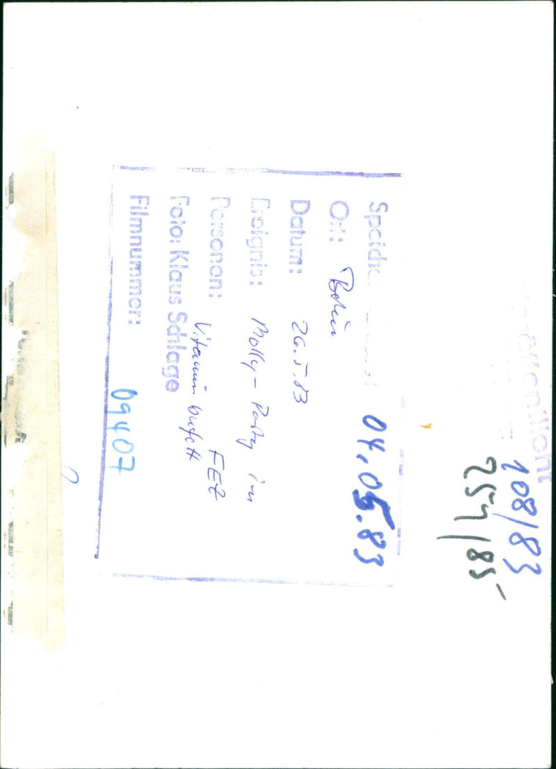 1983 BERLIN COGNIS MOLLY PETTY PERSONS FEZ FOIO FILM NUMBER - Vintage Photograph