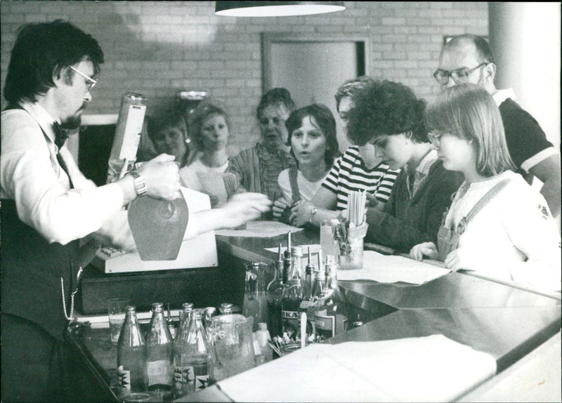 MOLI PANDANG SEZ BERLIN FILM DIRECTED - Vintage Photograph