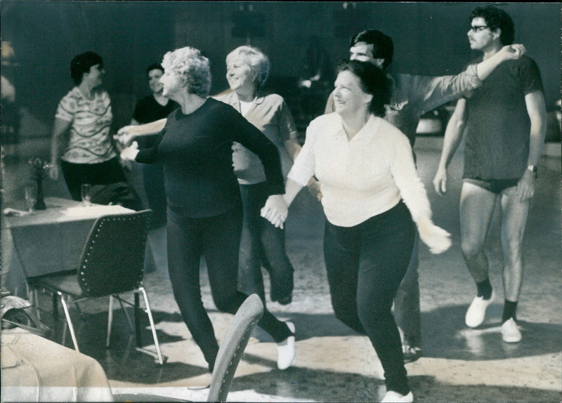 1983 PEST PERSONS SEZ BERLIN FILM DIRECTED - Vintage Photograph