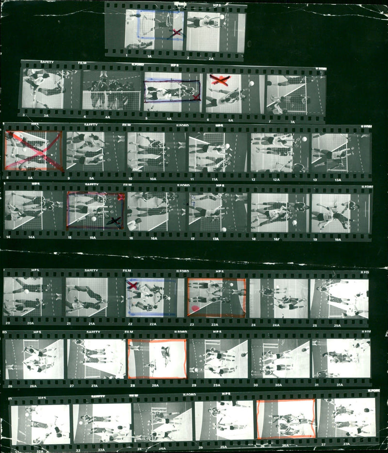 1983 OPEN SHOTOKAN KARATE SEBWERIN VOLLEYBALL WOMEN POLO BOBO FILM NUMBER - Vintage Photograph