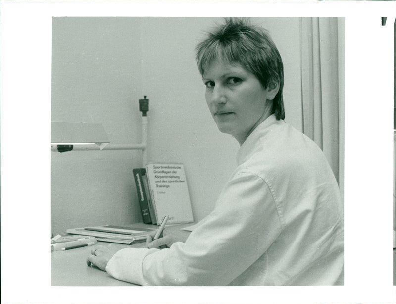 1989 BIG BODYDLESSO BERLIN EREISAINI SEZ PERSONS MANUELA GRAND - Vintage Photograph