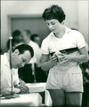 FRAUEN TRAINE KON NUDE GLACISSTRAE TEL SCHECKKTO BRIGITTE - Vintage Photograph