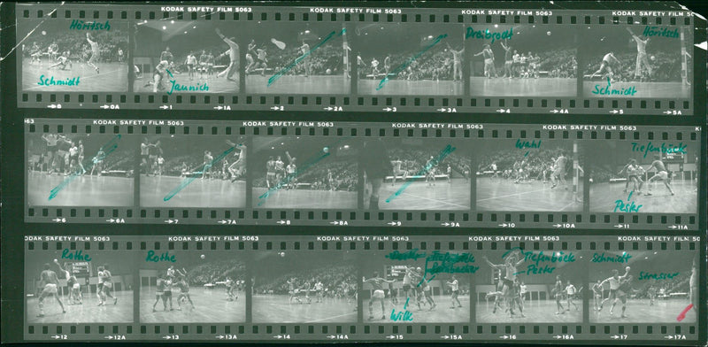 TURNING MANUAL KODAK SAFETY FILM DHV - Vintage Photograph