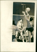 GAUNA TEMPATKAN RENARE FILMICH - Vintage Photograph