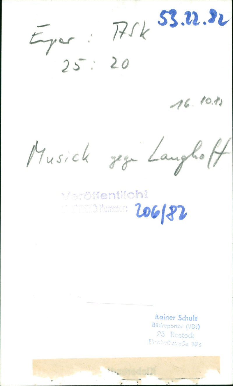 OBERLIGA HANNER MUSICK MEETS LAUGHOFF USD GUINC OBERLIGAHANNER - Vintage Photograph