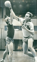 OBERLIGA HANNER MUSICK MEETS LAUGHOFF USD GUINC OBERLIGAHANNER - Vintage Photograph