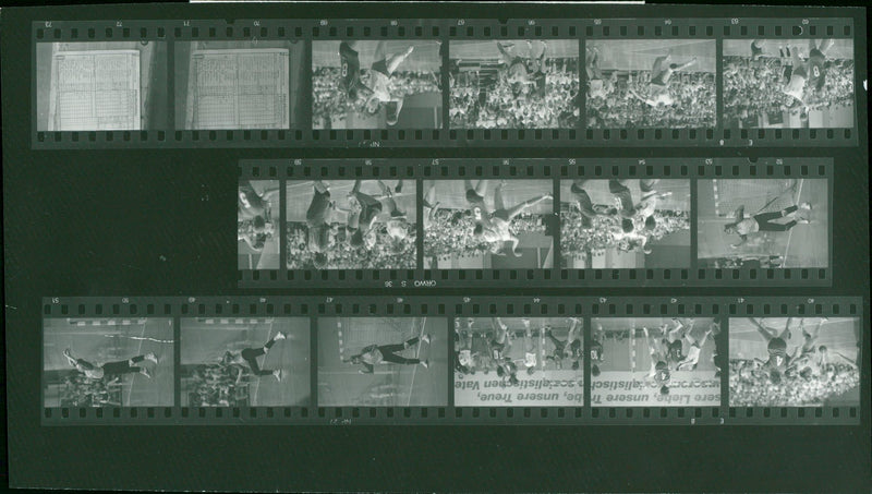 1941 LUGEND SPARTAKIADE MANUELA BARMANN RUDOLPH WERNER SCHURING STEFFI - Vintage Photograph