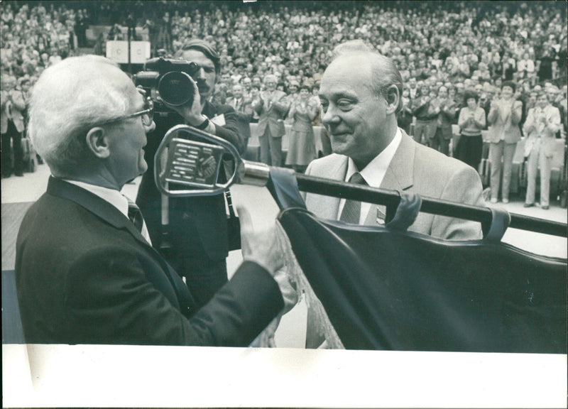 1982 FOGB CONGRESS BERLIN SECRETARY CENTRAL COMMITTEE ERICH HONECKER - Vintage Photograph