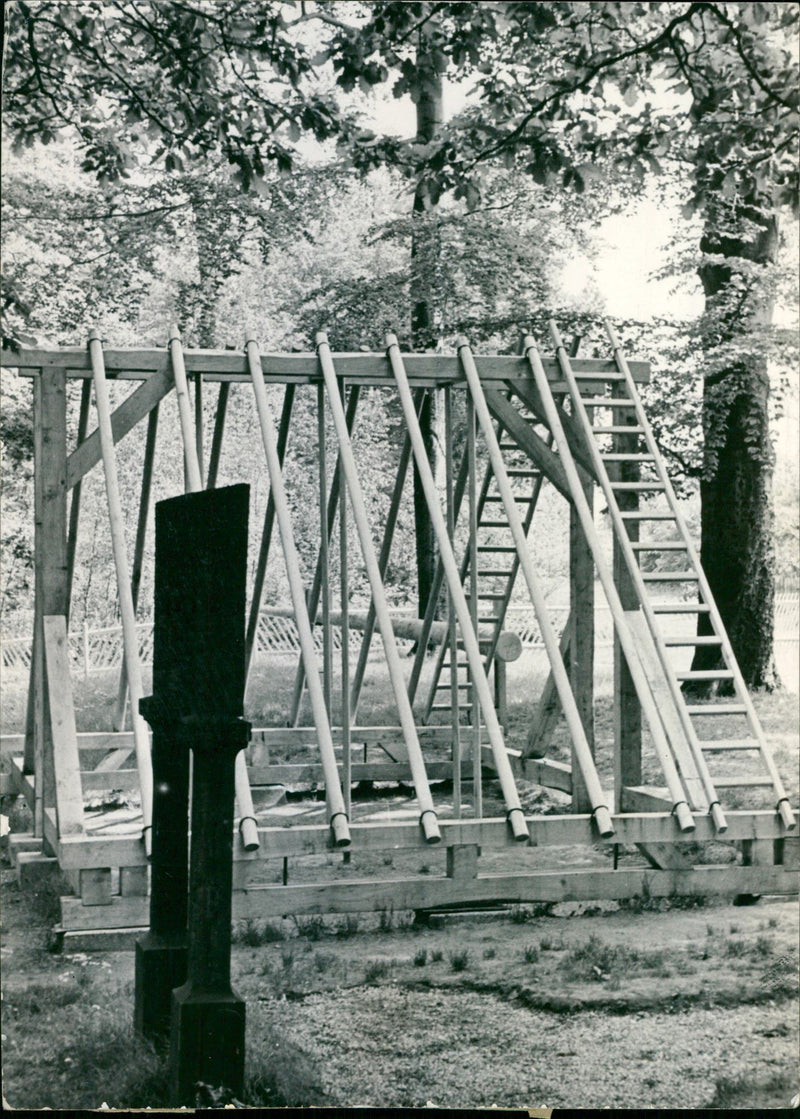 GUTS MUTHS STE FURN UND GYMNASTICSPLATZ DEUTSCHLANDS DER FILM - Vintage Photograph