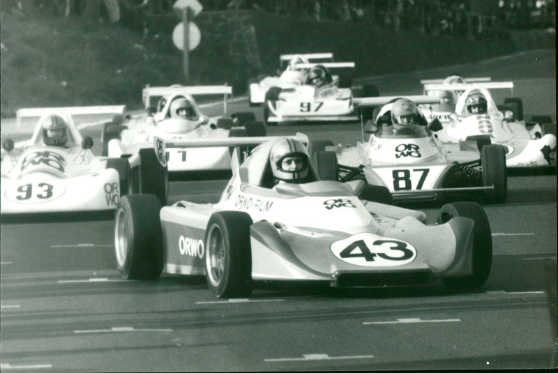 TRIANGLE PIANIN FOLEBESGER SOCIECH BOSCOE AUFRICHA FILM - Vintage Photograph