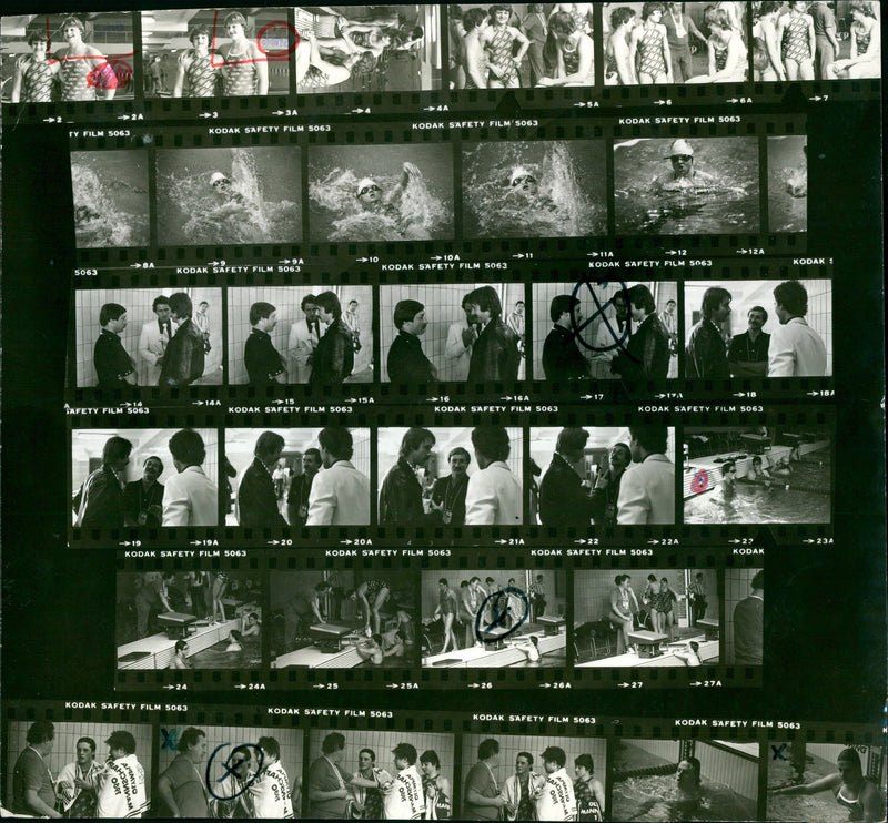 SCHWIMMEN FILM PETRA SCHNEIDER DDR CAREN METSCHUCK SCHNEIDERD - Vintage Photograph